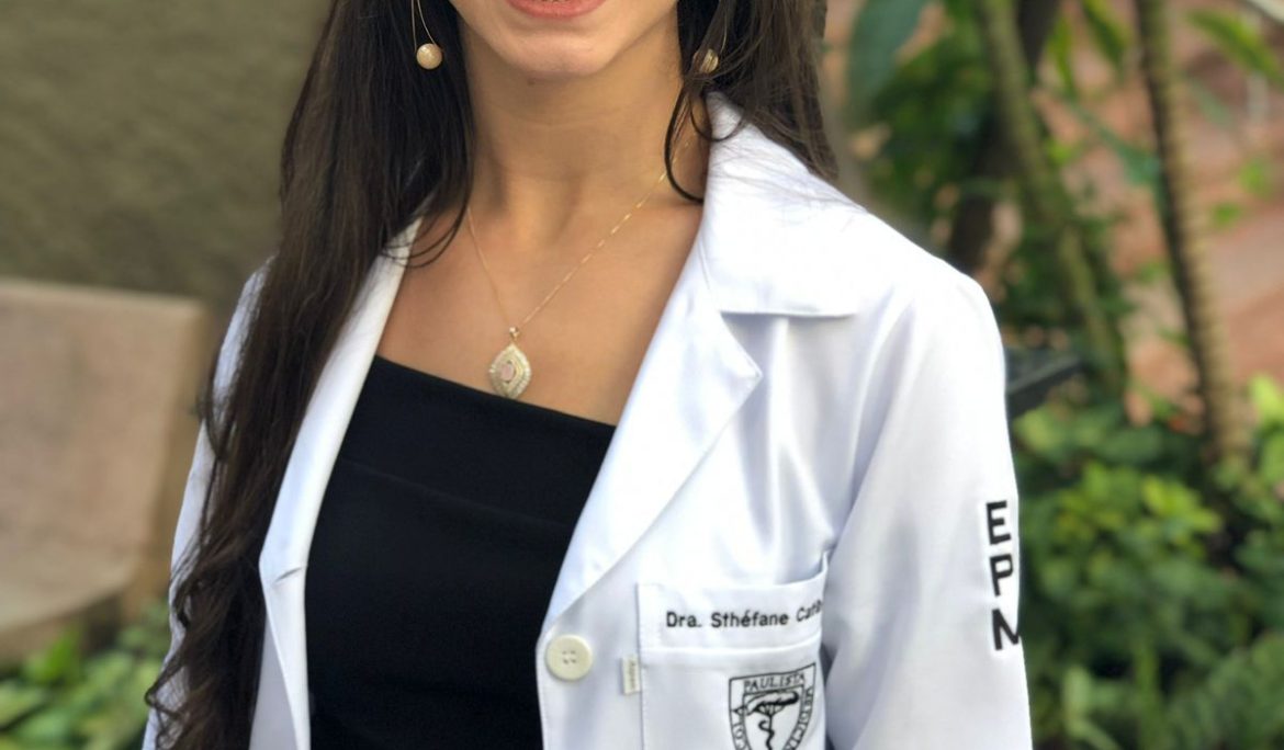 Dra. Sthéfane Ferrarese