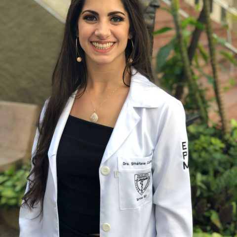 Dra. Sthéfane Ferrarese